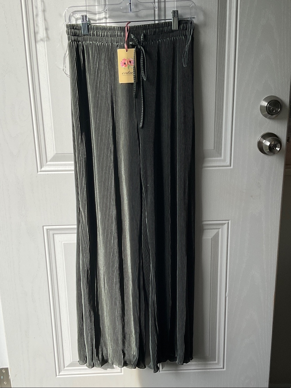 entro Olive Green Pleated Wide-Leg Pants